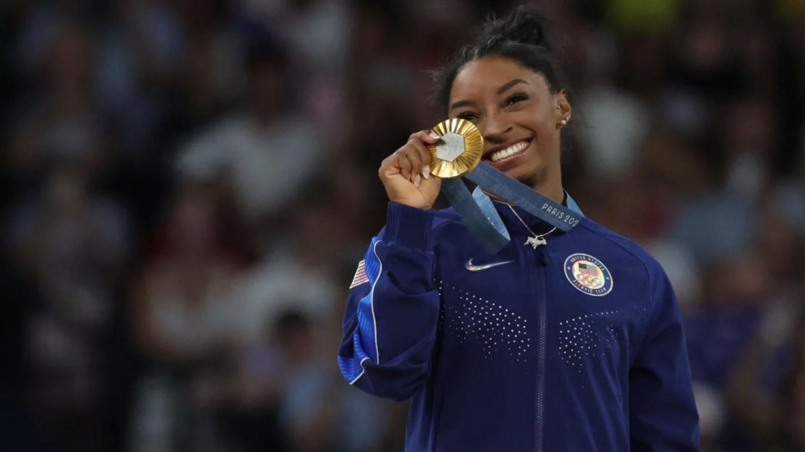 Simone Biles sorprendió con radical cambio físico