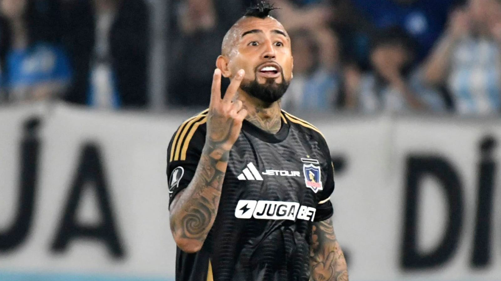 Arturo Vidal jugando por Colo Colo