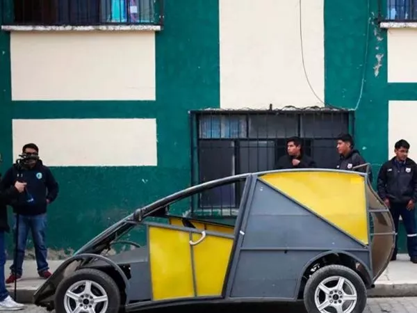 Katari MRC5: el auto eléctrico boliviano con batería de litio.