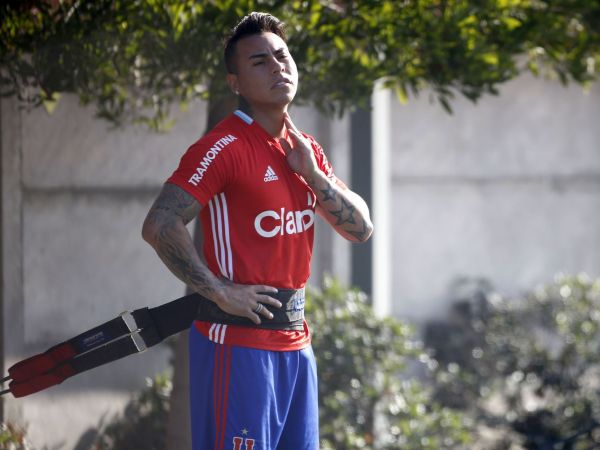Eduardo Vargas volvió a entrenar con Nacional en medio de los rumores de su regreso a la U