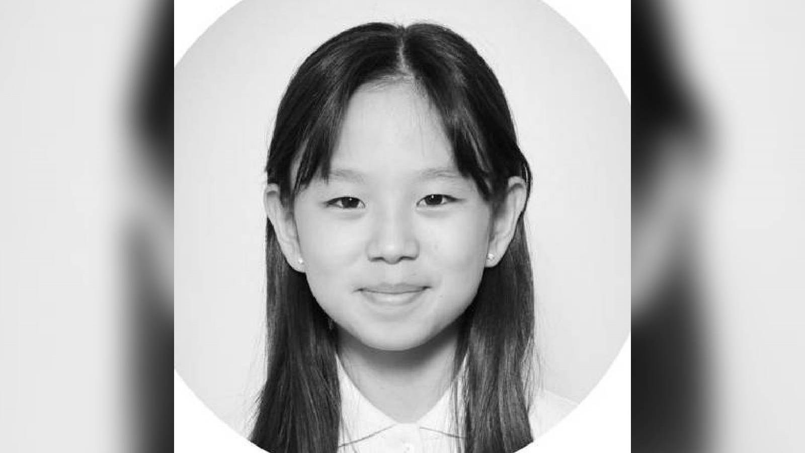Foto en blanco y negro de niña chilena que murió en Miami