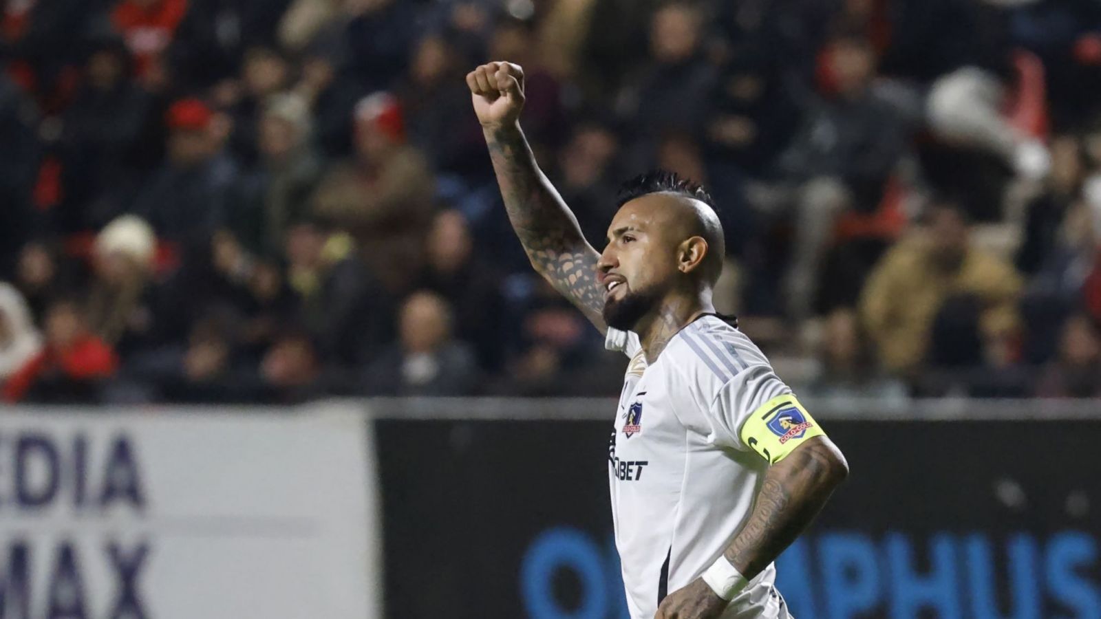 Arturo Vidal jugando por Colo Colo