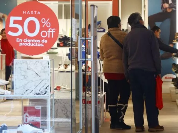 Horarios malls feriado 15 de agosto 2025