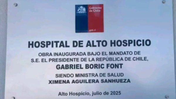 Placa conmemorativa de Gabriel Boric