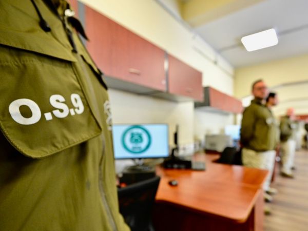 Traje del OS9 de Carabineros.