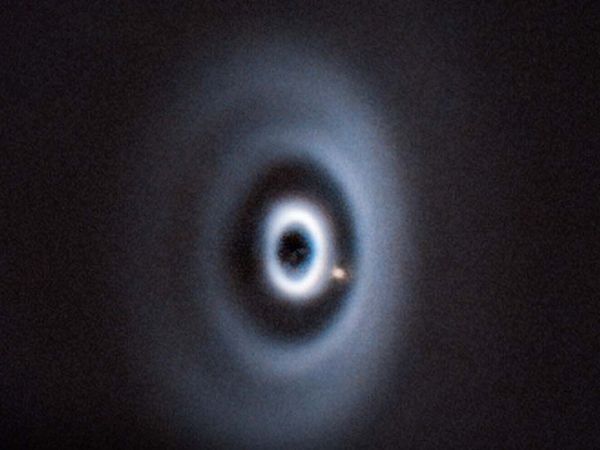 Detectan desde Atacama un exoplaneta en plena formación.