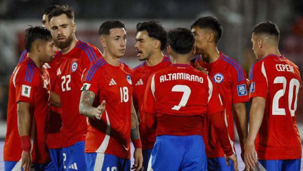 Paulo Díaz fue blanco de las críticas de los hinchas tras fracaso de La Roja