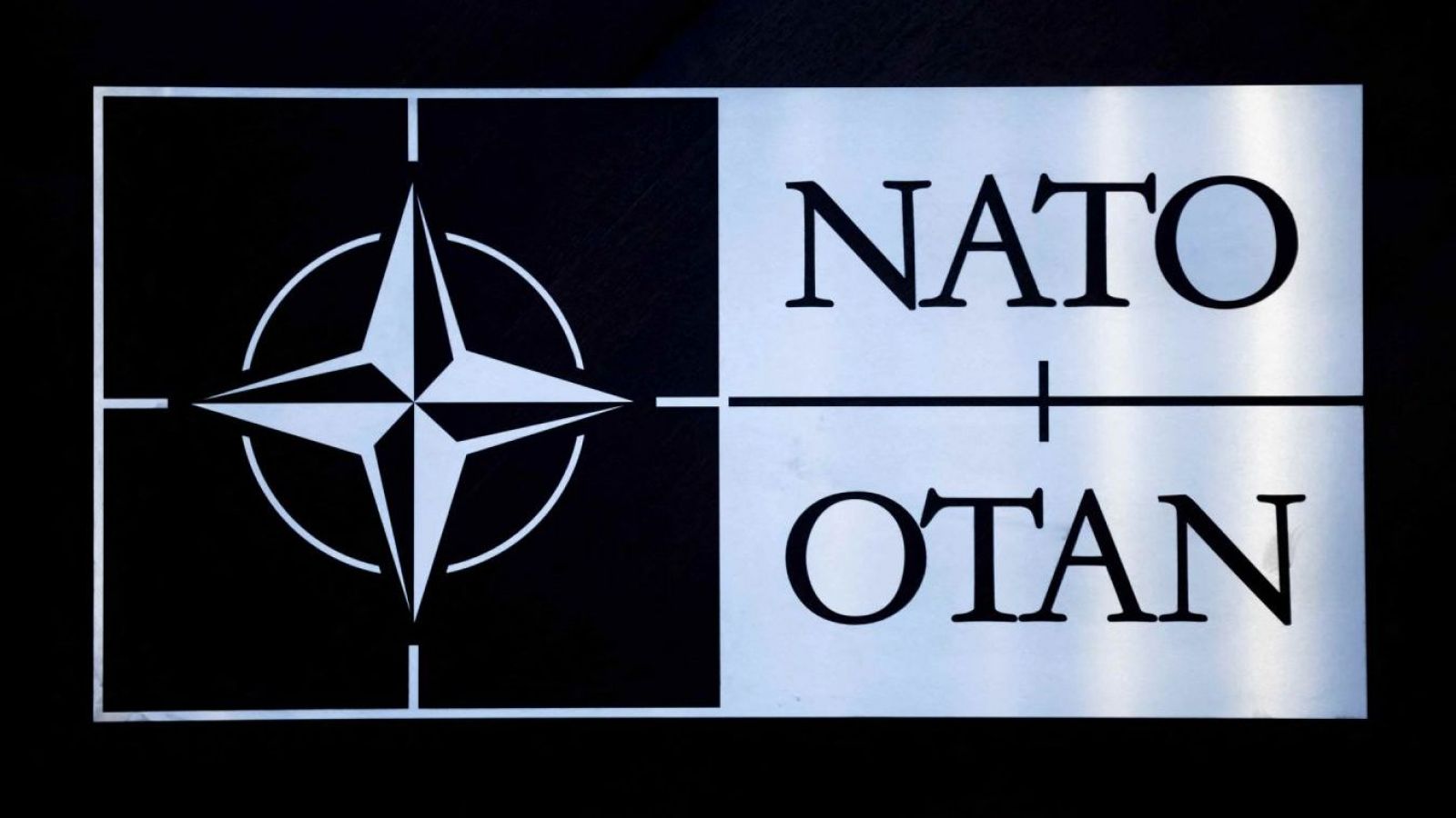 Logo de la OTAN