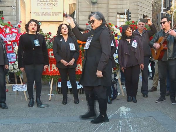 Homenaje a Salvador Allende