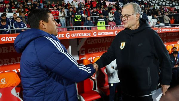 Nicolás Córdova y Marcelo Bielsa
