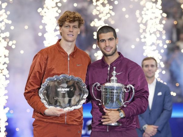 Carlos Alcaraz y Jannik Sinner estarían saliendo con la misma modelo