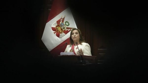 Presidenta del Perú busca un octavo retiro de las AFP