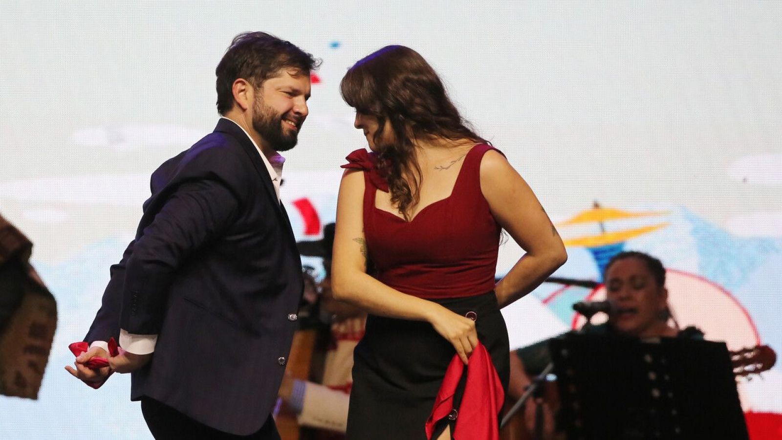 Presidente inaugura fondas