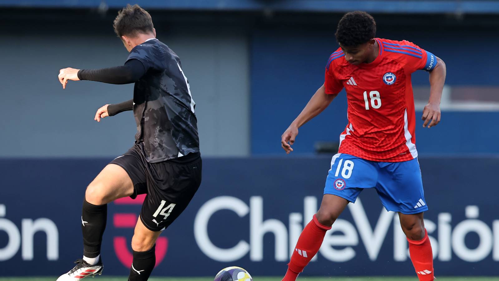 Selección Chilena Sub 20 disputando un amistoso frente a Nueva Zelanda