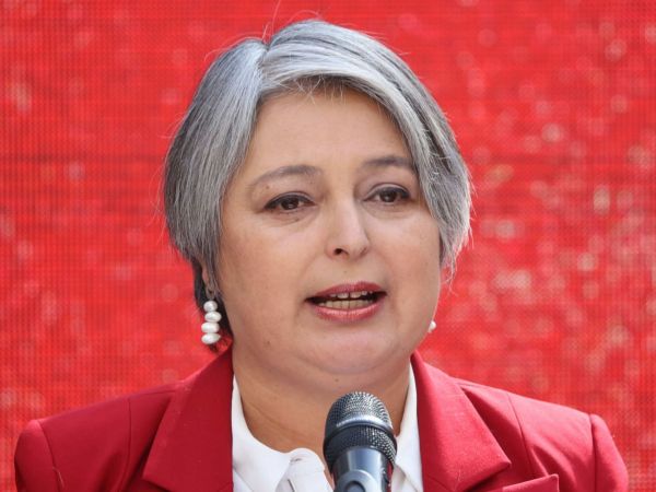 Jeannette Jara por levantamiento del secreto bancario.