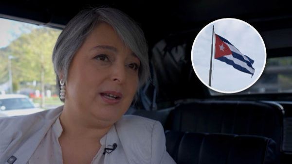 Jeannette Jara y una bandera de Cuba