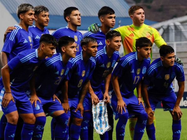 Selección argentina sub 20 en un amistoso frente a Chile