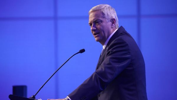 Kast lamentó posible eliminación de la glosa de libre disposición