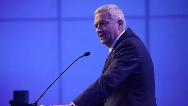 Kast lamentó posible eliminación de la glosa de libre disposición