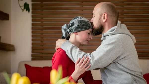 Las frases que no deberías decirle a un paciente con cáncer