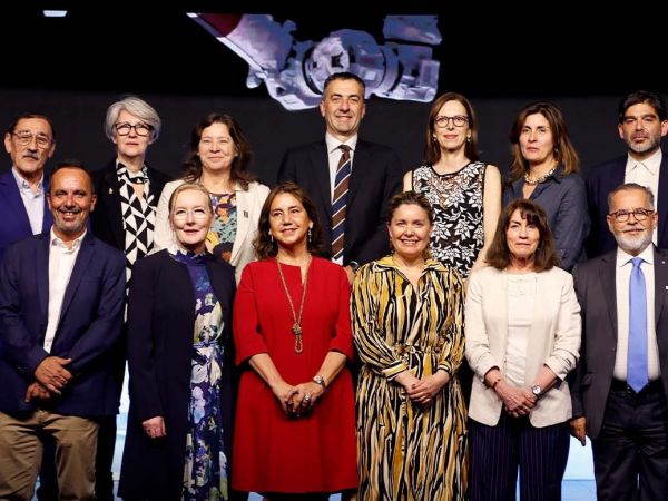 Ceremonia de lanzamiento del Mirador Copernicus en el Cerro San Cristóbal, Santiago, octubre 2025.