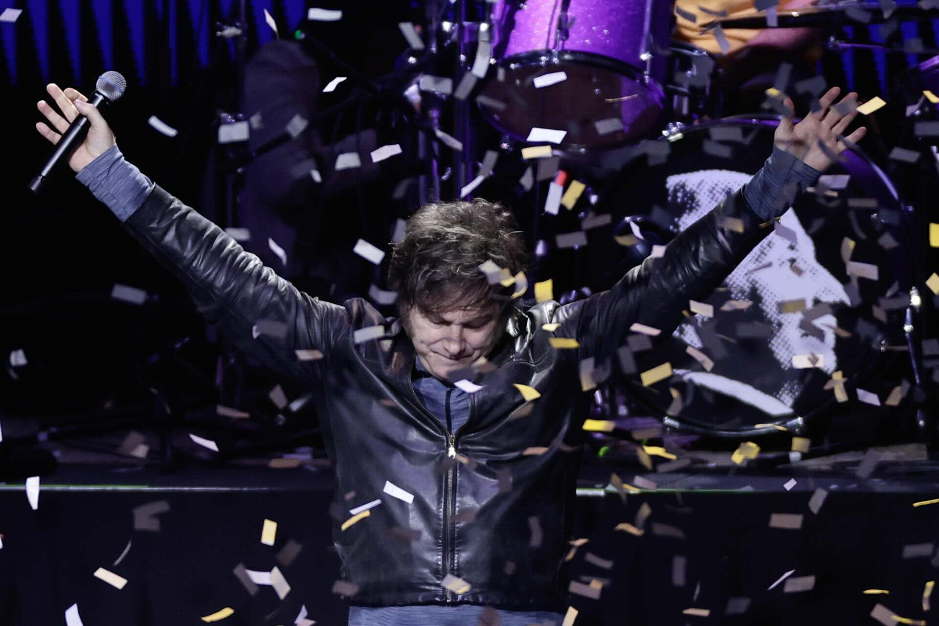 Miley da concierto de rock en Argentina