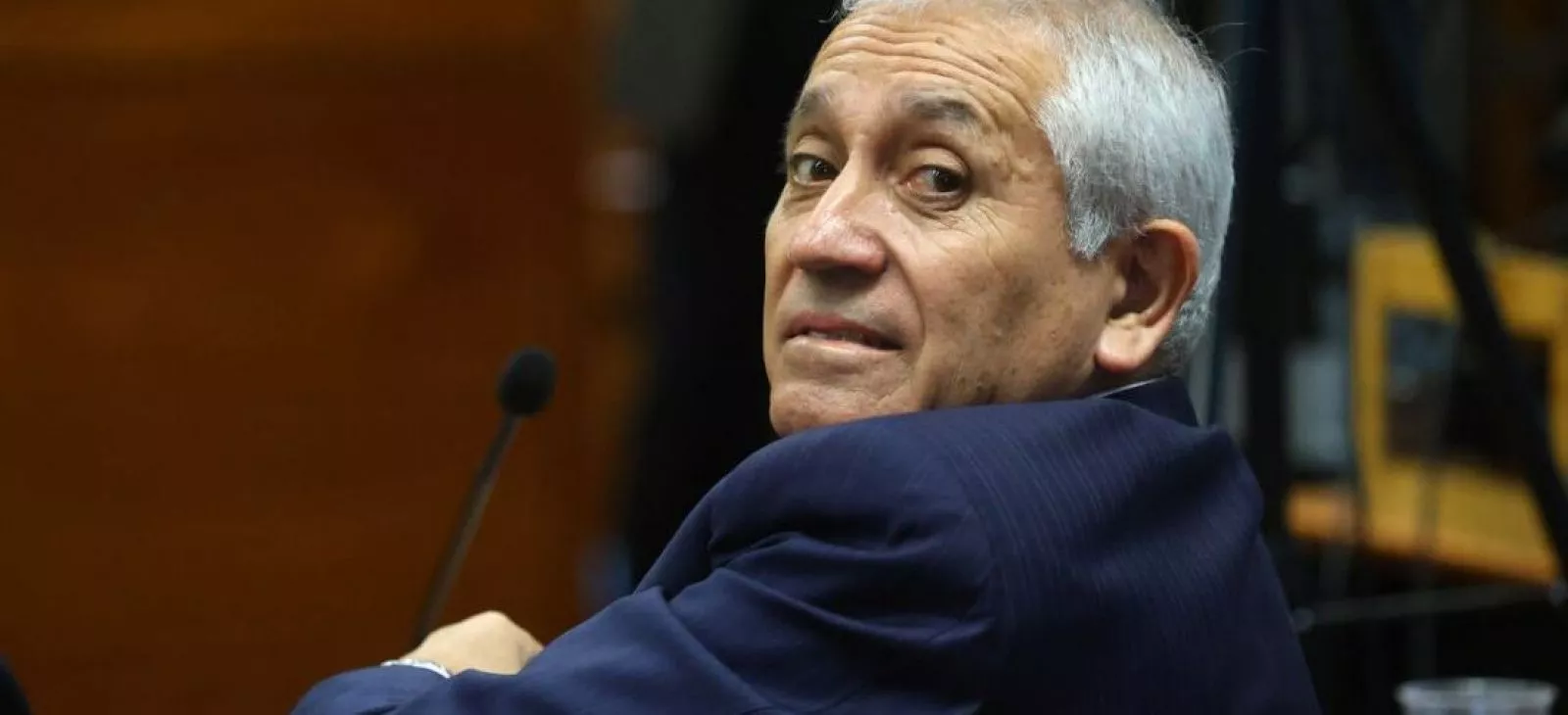 Exdirector PDI desclasifica reunión con jefe del Mossad y tres casos en los que usó gastos reservados