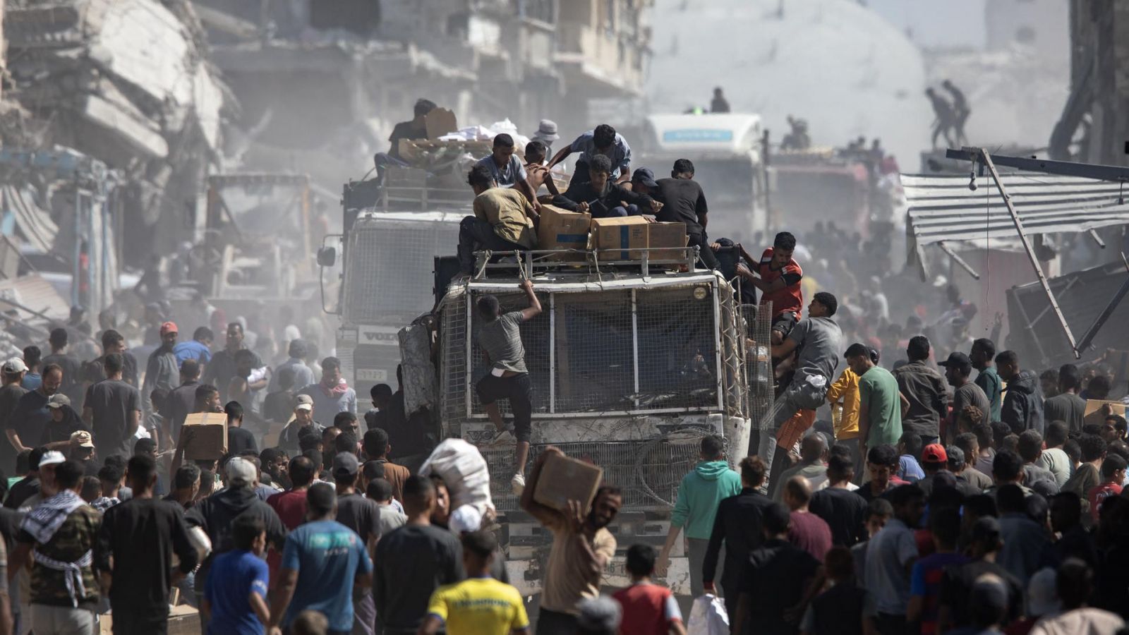 Empieza a entrar ayuda humanitaria a Gaza desde Egipto según el acuerdo de alto al fuego