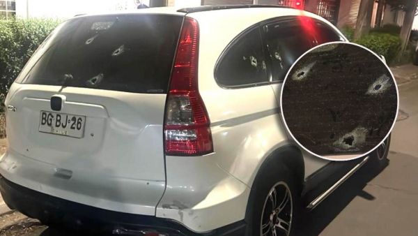 Chofer ebrio fue detenido en Santiago: auto tenía más de 15 balazos