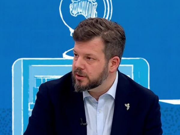 Kaiser en Vota por la Niñez