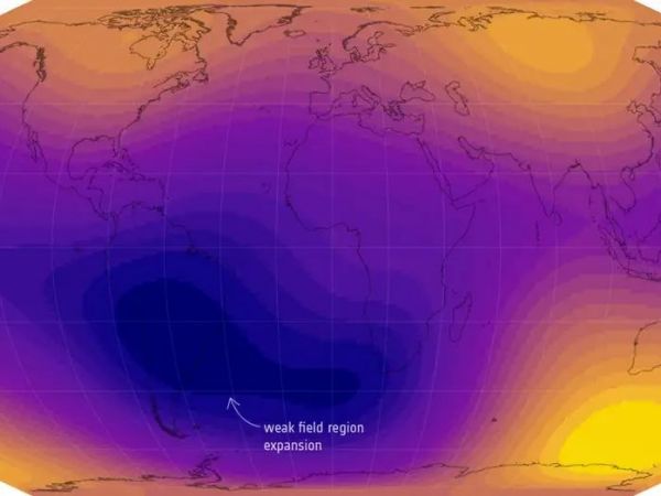 Así se ve en 2025 la Anomalía del Atlántico Sur, expandiéndose hacia el continente africano.