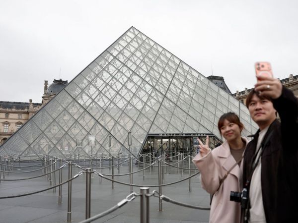 Museo de Louvre permanecerá cerrado este lunes
