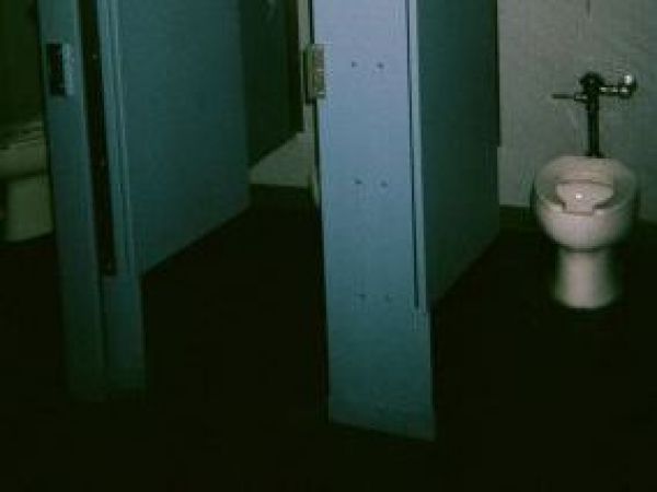 8 de cada 10 reclamos de trabajadores en las empresas son por espacios y baños sucios