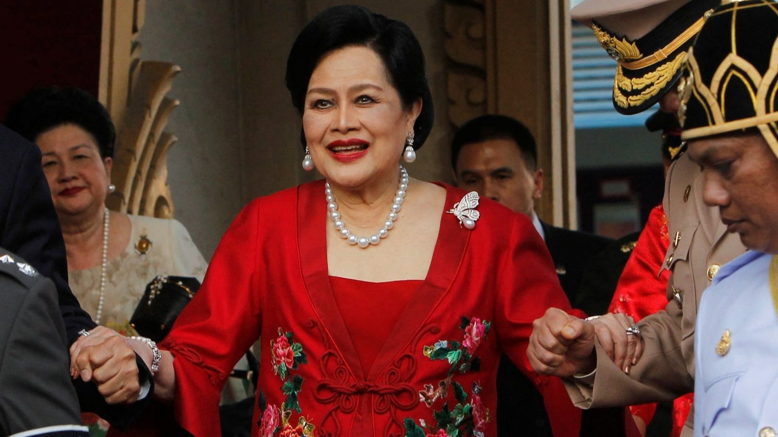 Reina madre de Tailandia, Sirikit