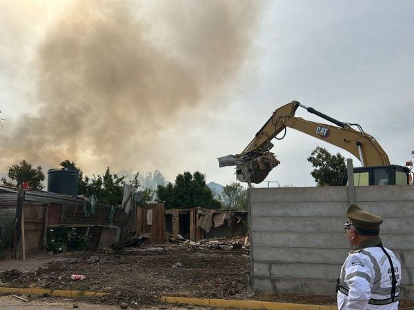 Desalojo toma Los Aromos de Colina