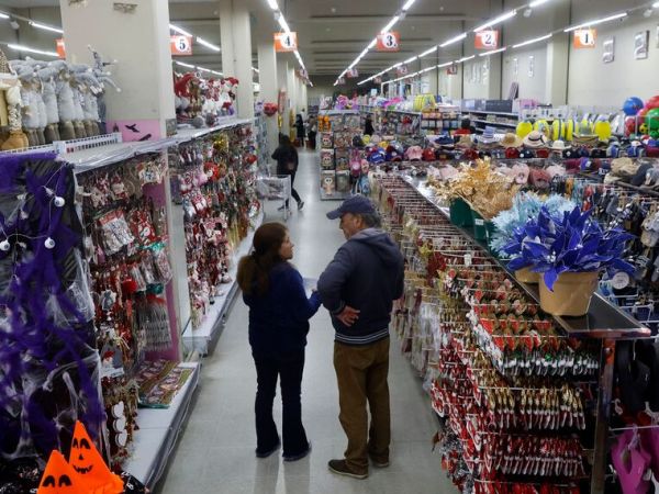 CNC: El 45% de los mall chinos vende productos falsos en Chile