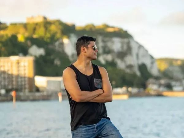 Sebastián González buscará convertirse en el primer chileno en rodear Rapa Nui nadando