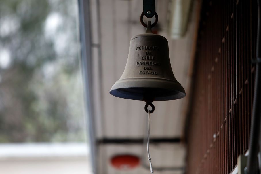 Campana en colegio. Resultados sae