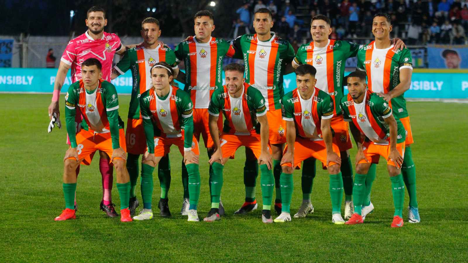 Plantel de Cobresal posando previo a un partido