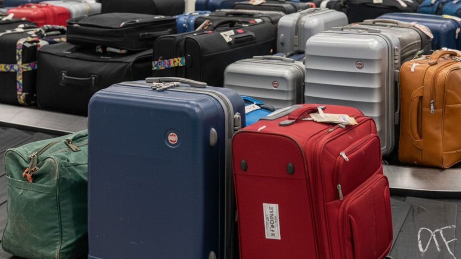 Remate de maletas en el Aeropuerto de Santiago