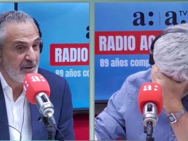 Pablo Milad, presidente de la ANFP, conversa con el periodista de Radio Agricultura, Juan Cristóbal Guarello
