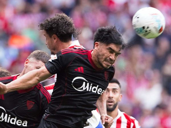 Gabriel Suazo en la caída del Sevilla frente al Atlético Madrid