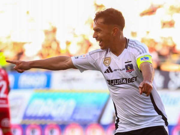 Vicente Pizarro celebrando su gol ante Ñublense