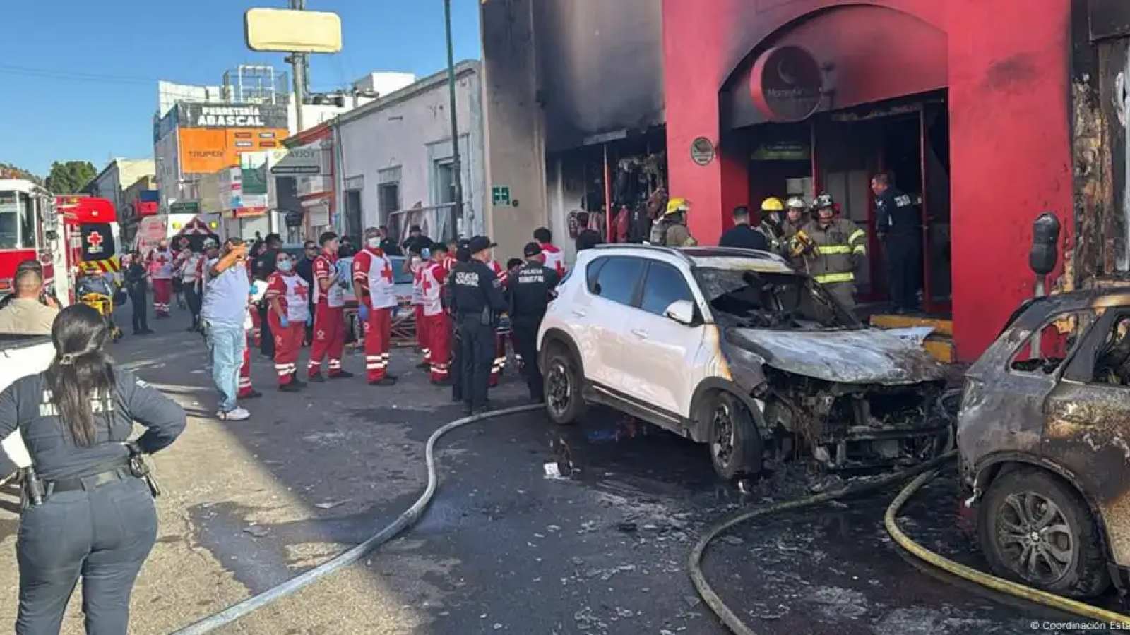 México: al menos 23 muertos por explosión en un supermercado
