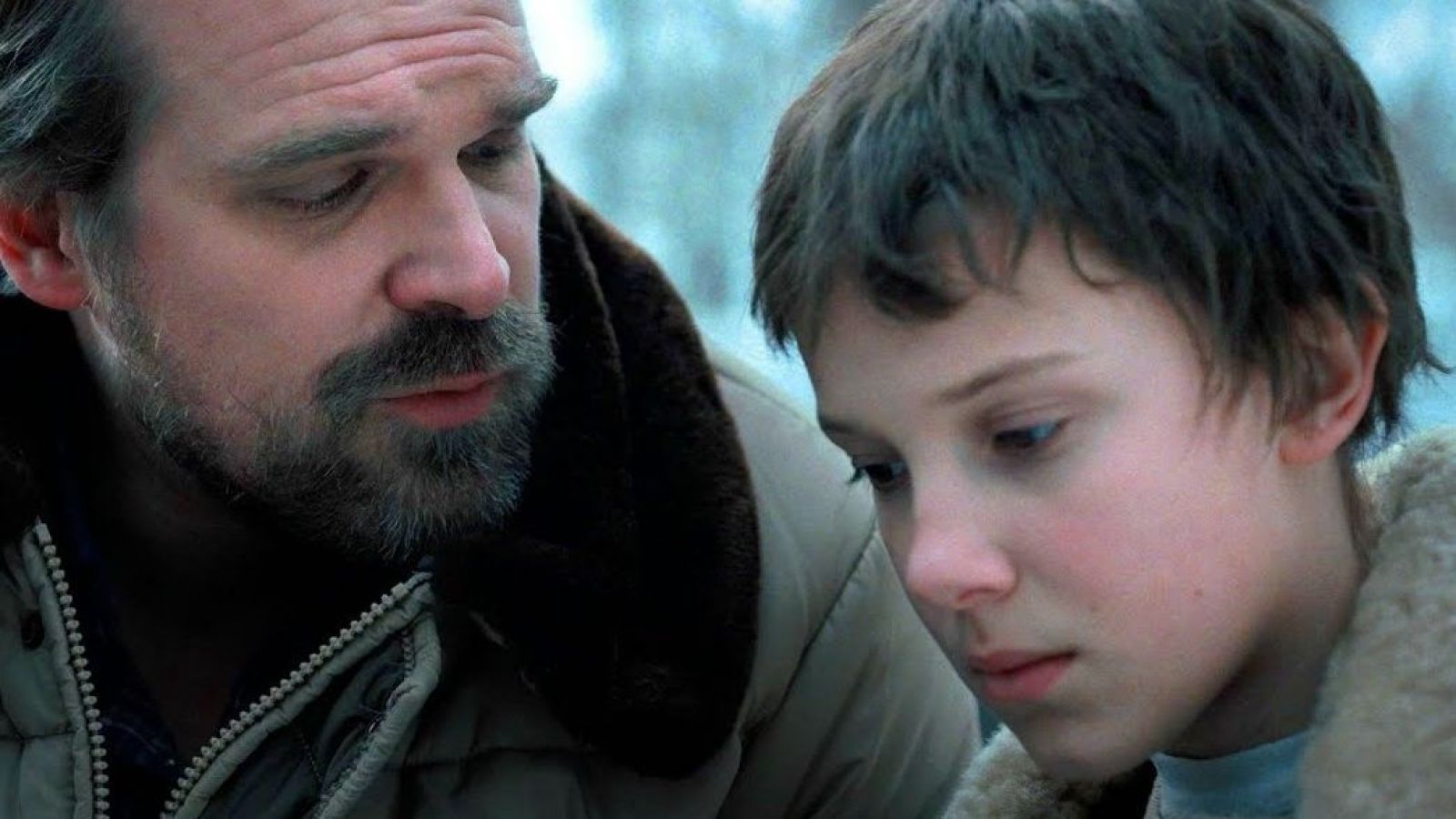 Millie Bobby Brown denuncia a David Harbour por acoso