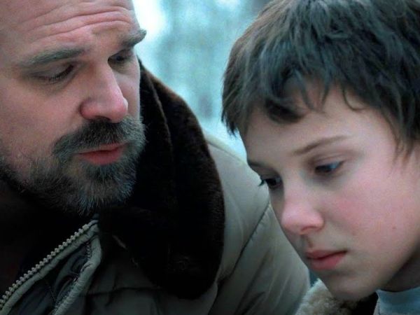 Millie Bobby Brown denuncia a David Harbour por acoso