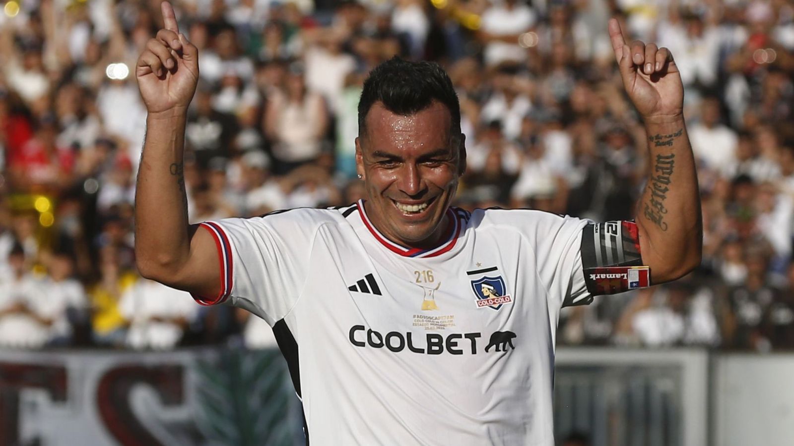 Esteban Paredes eligió a los tres "9" de Colo Colo que fueron mejores que él