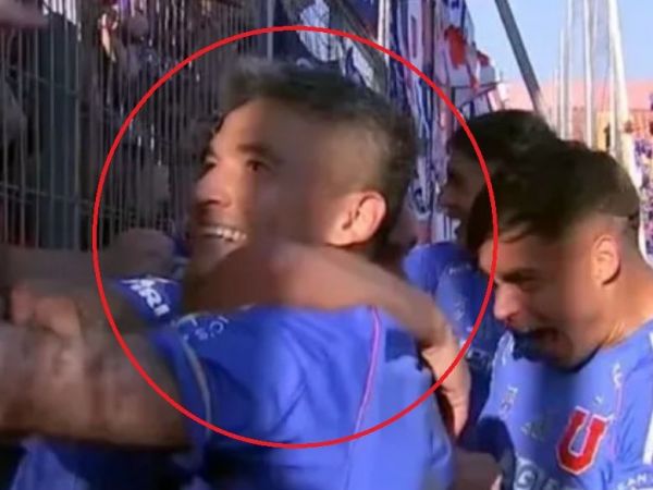 Charles Aránguiz conmovió a los hinchas tras darse tiempo de saludarlos en plena celebración