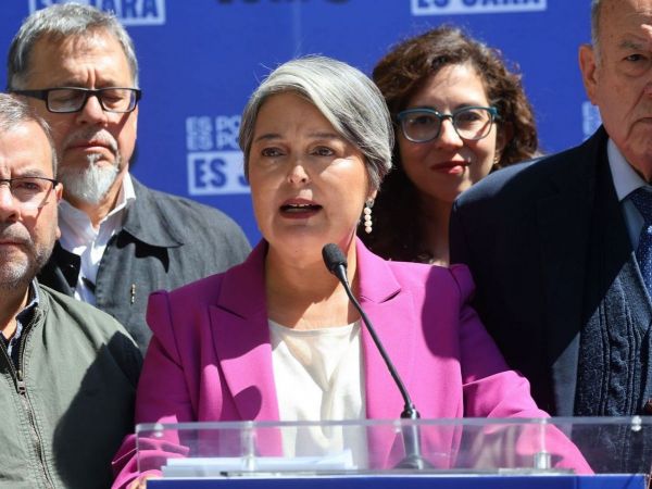 Jeannette Jara por desmarques del Gobierno