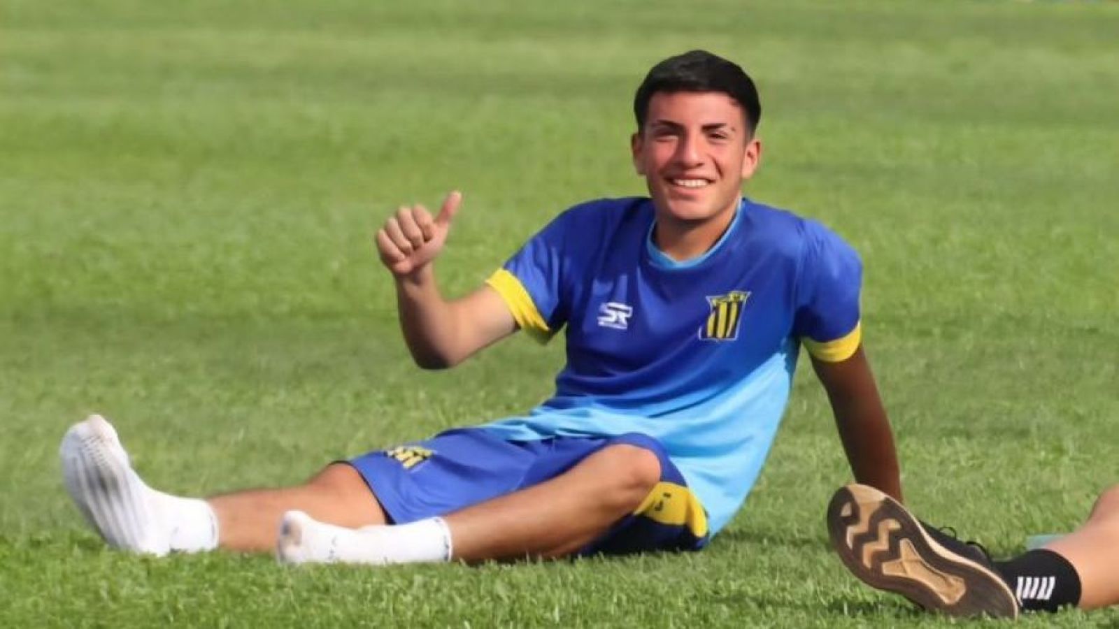 Dilan González, futbolista de 17 años que días atrás firmó por Vélez Sarsfield, informó Radio Mitre.